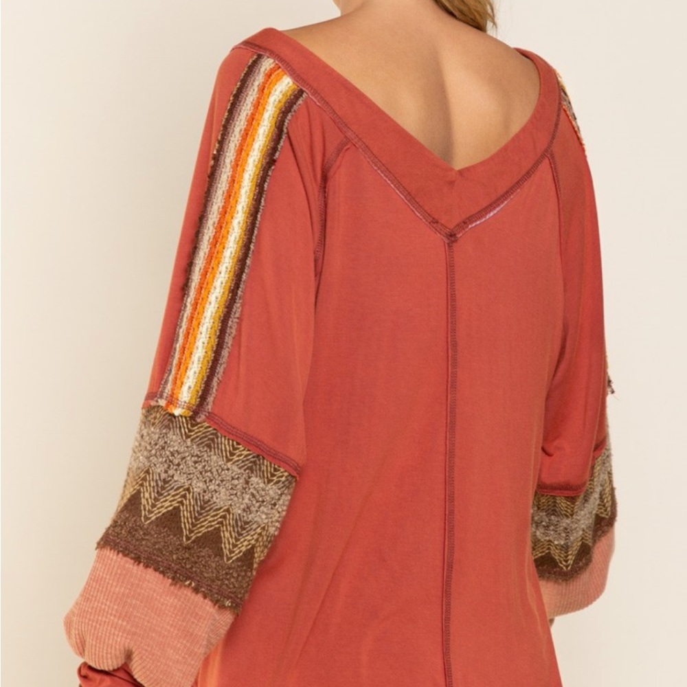 BP10🧡🤎POL playtime in a rust v-neck top w/gorg brown+gold crochet detail! - Picture 9 of 11